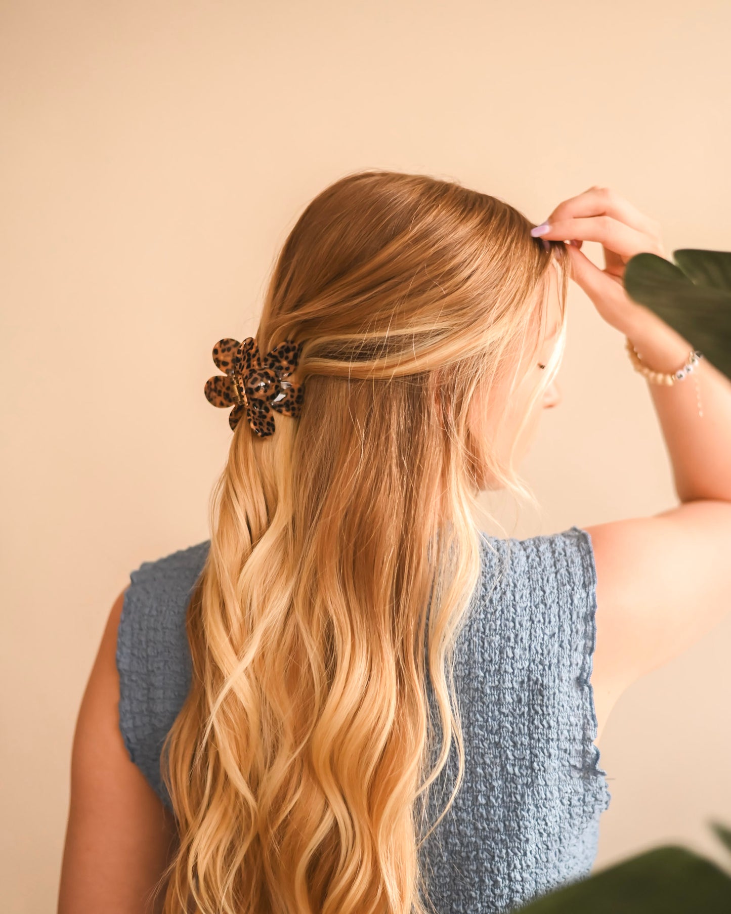 Leopard Daisy Claw // Eco-Conscious