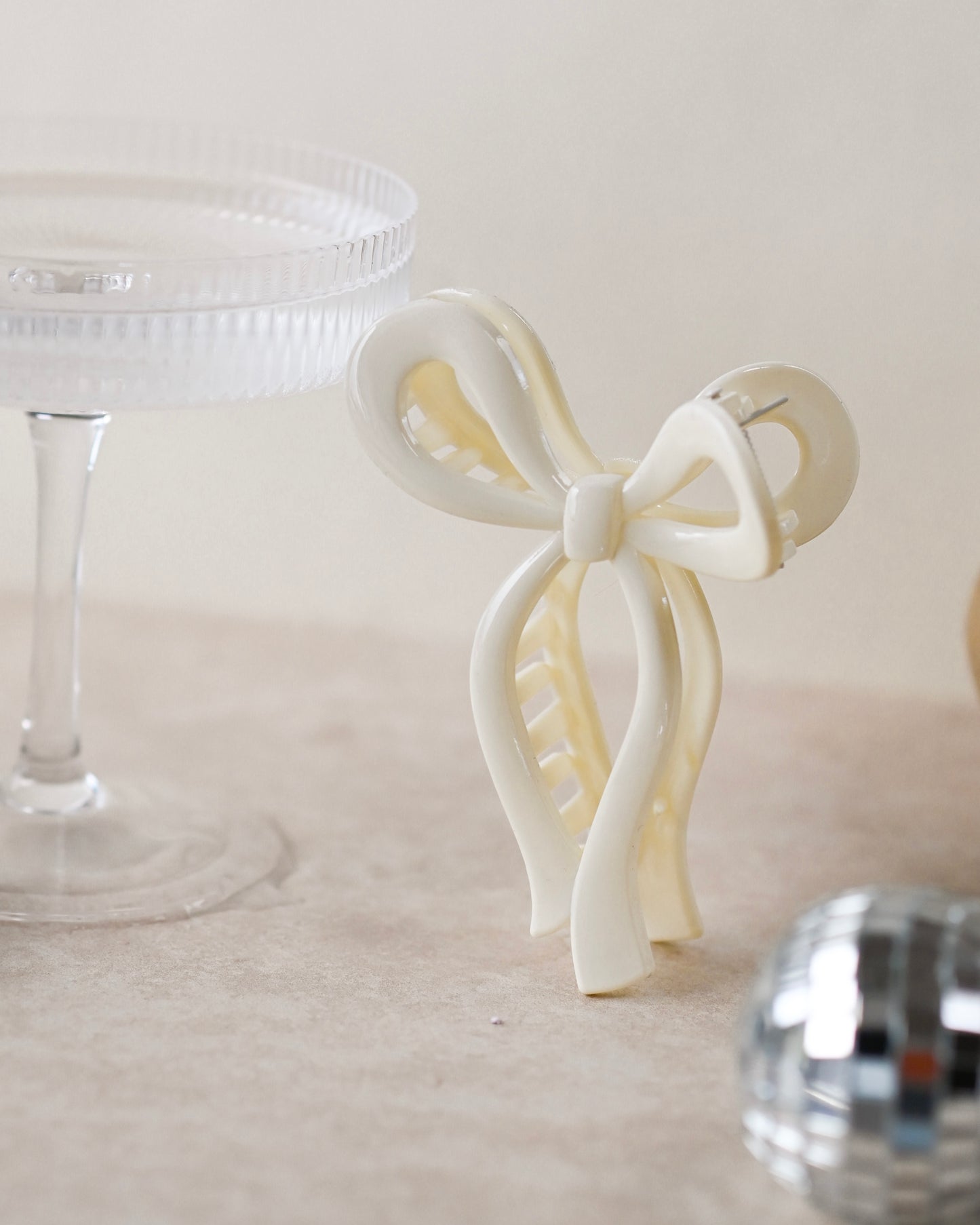 Darling Bow Claw Clip