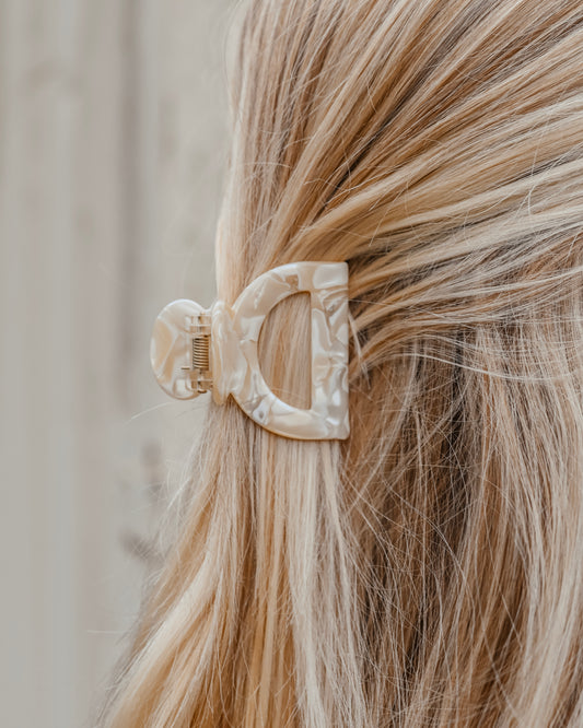 Macaroon Small Arch Claw - Eco Conscious