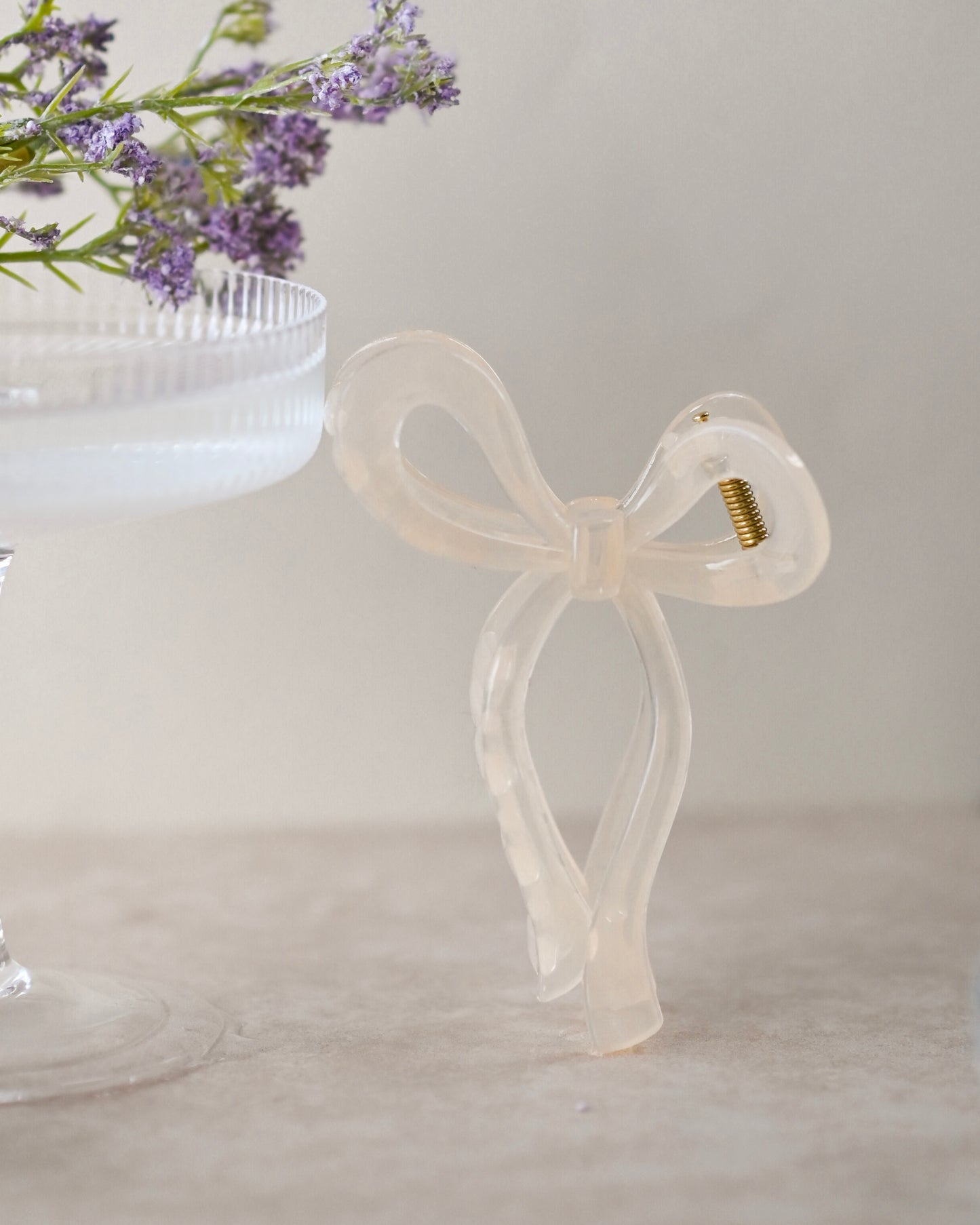 Darling Bow Claw Clip