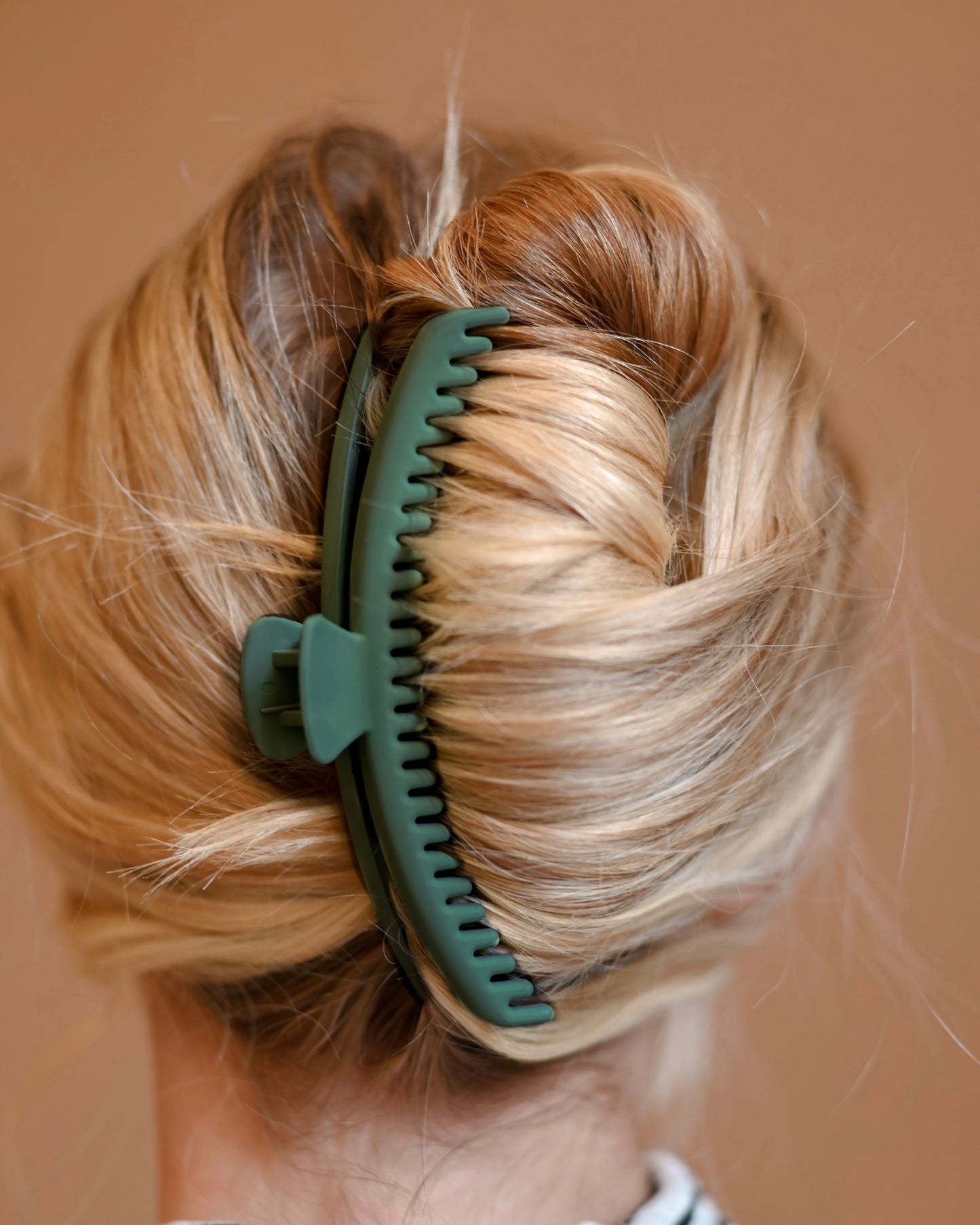 Forest Green Mega Hold Claw Clip