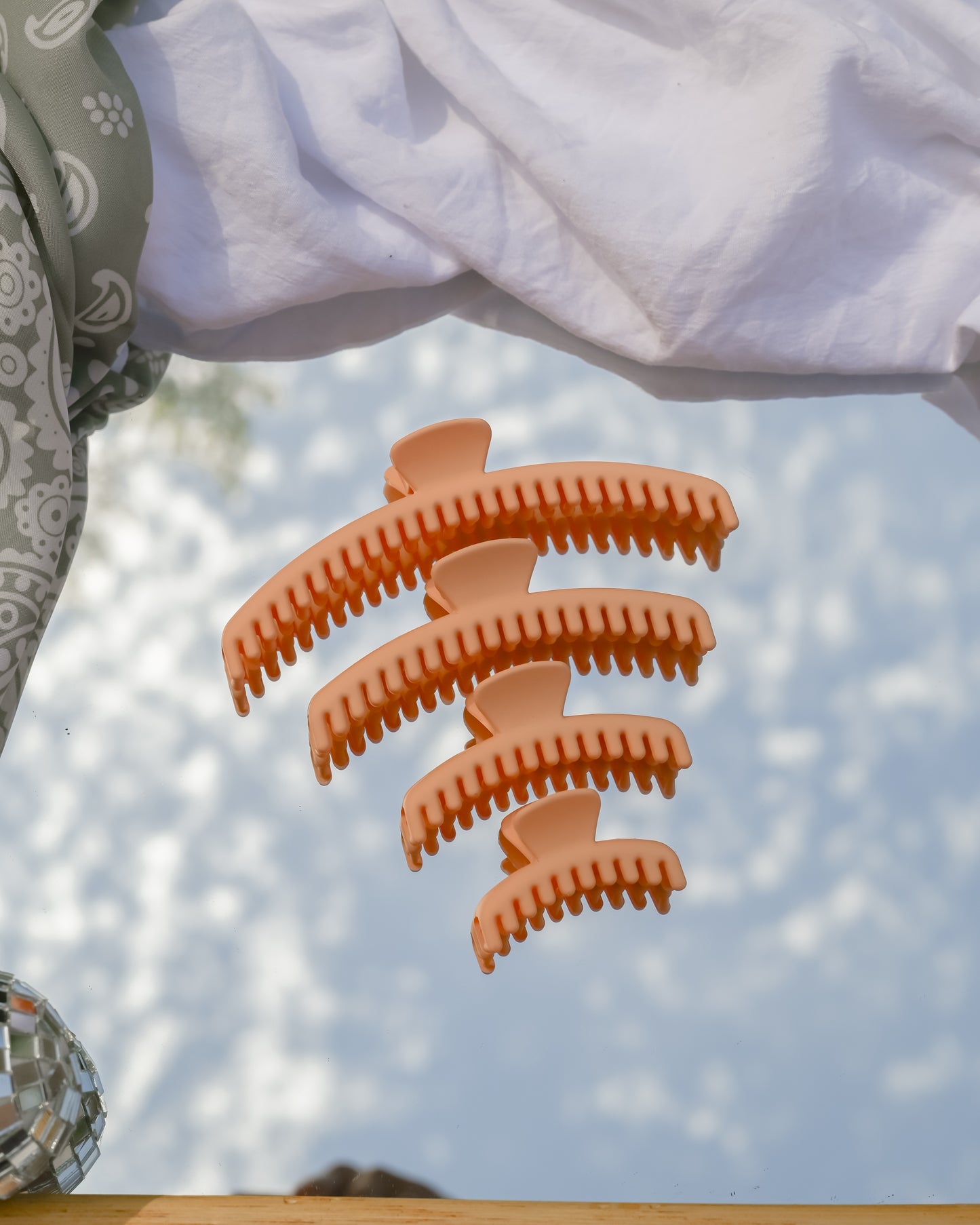 Mango Mega Hold Claw Clip