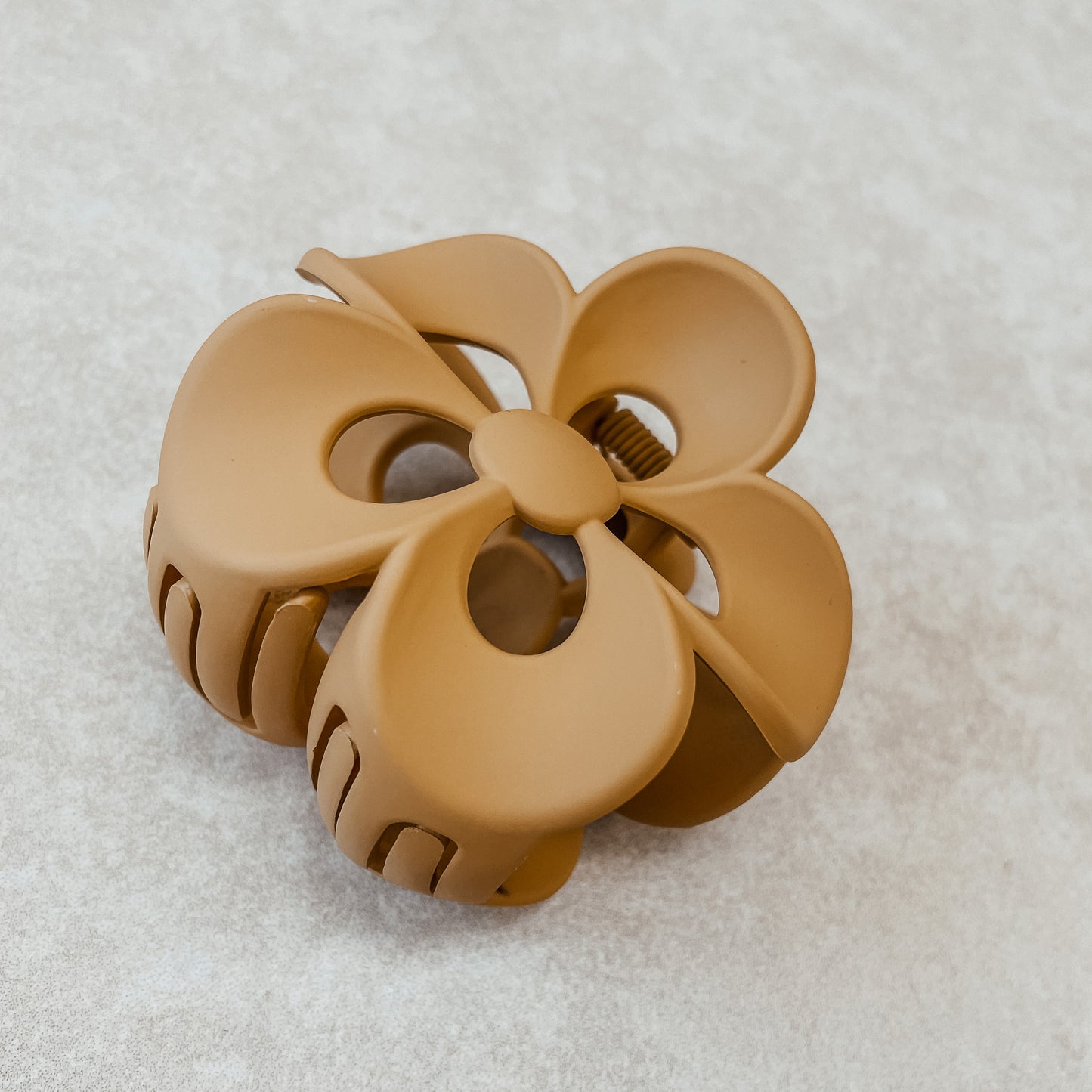 Twisted Flower Claw