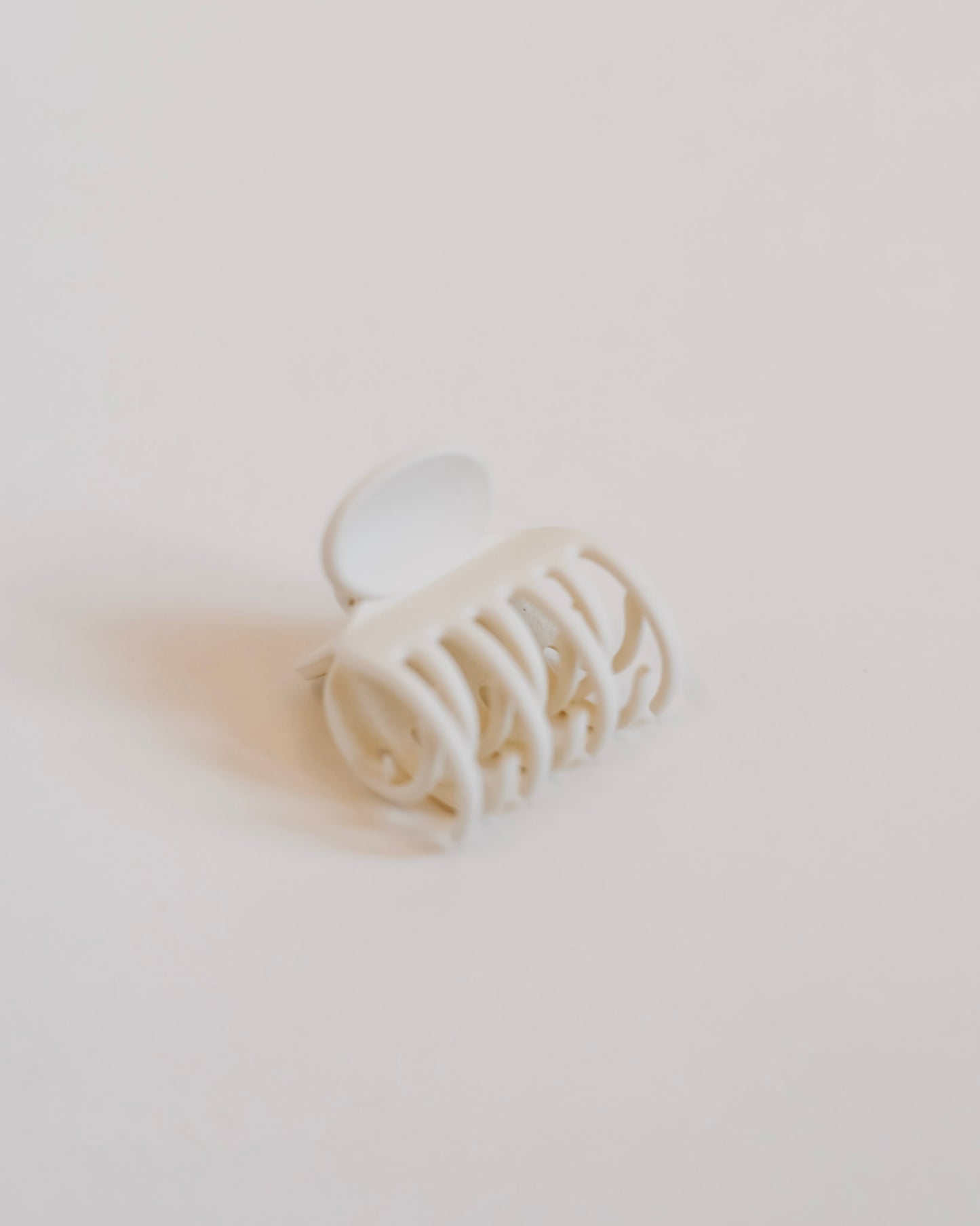 Milk White Mighty Basic Clip