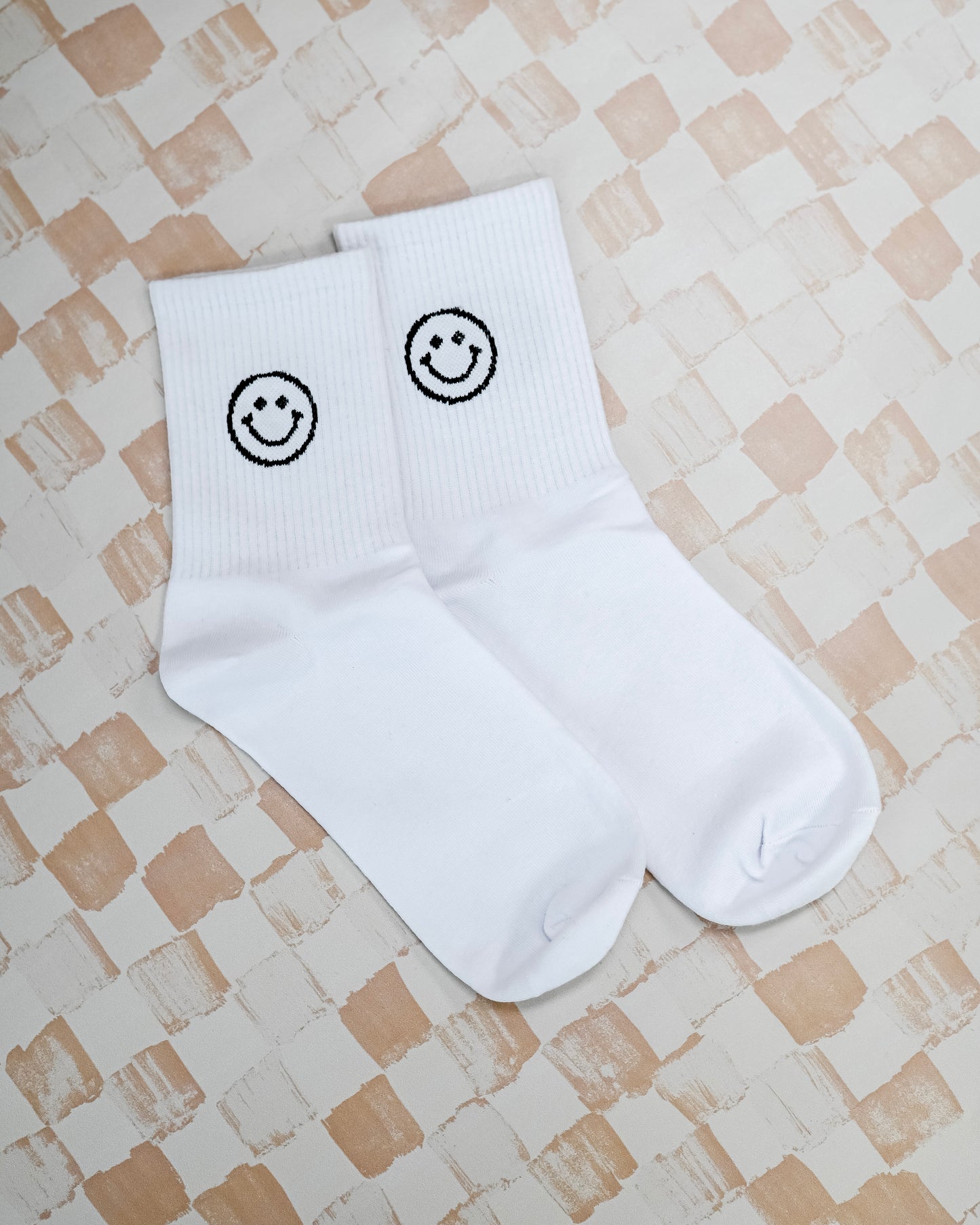 Basics Smiley Crew Socks