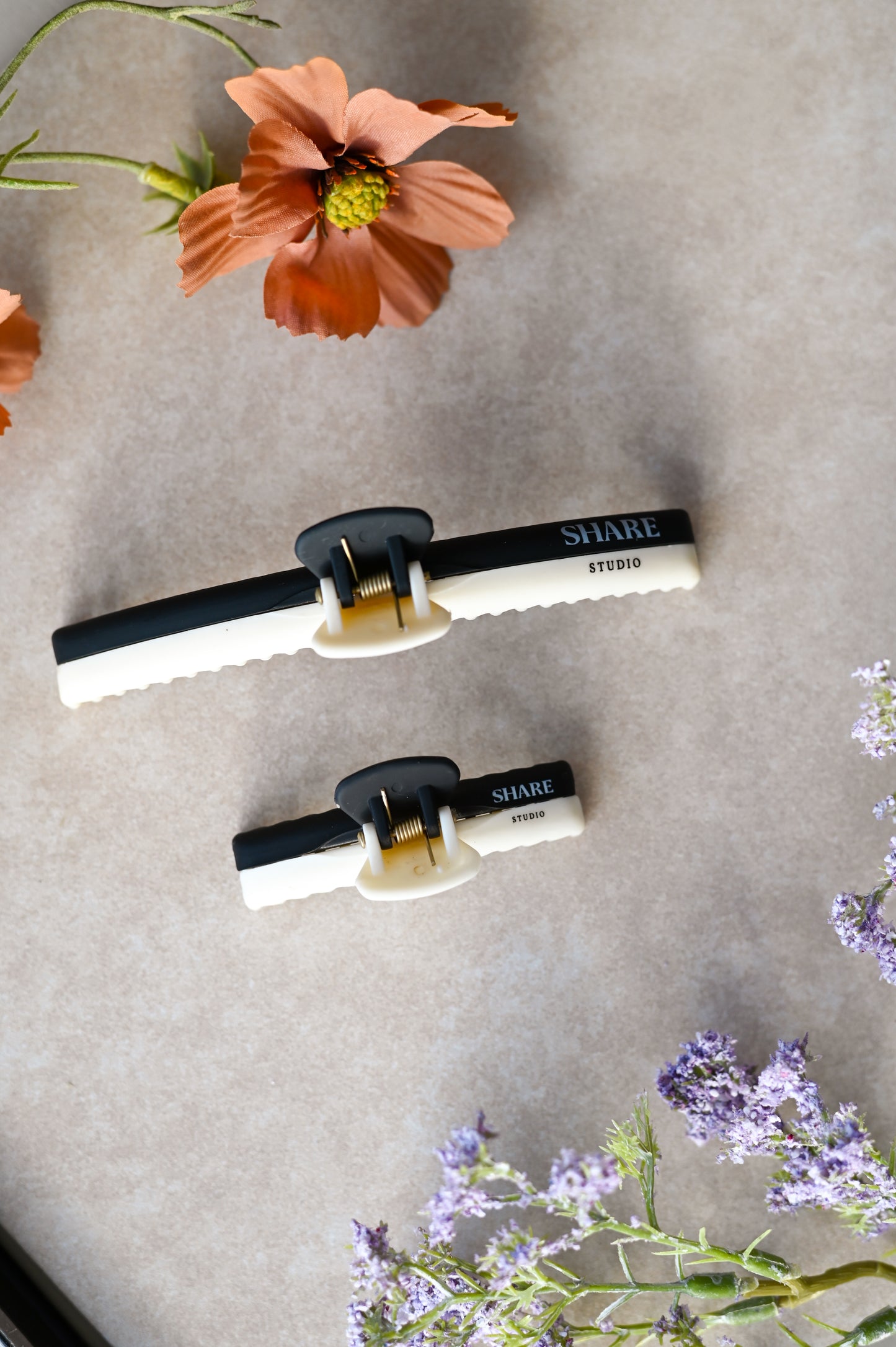 Black & White // Two-Toned Mega Hold Claw Clip